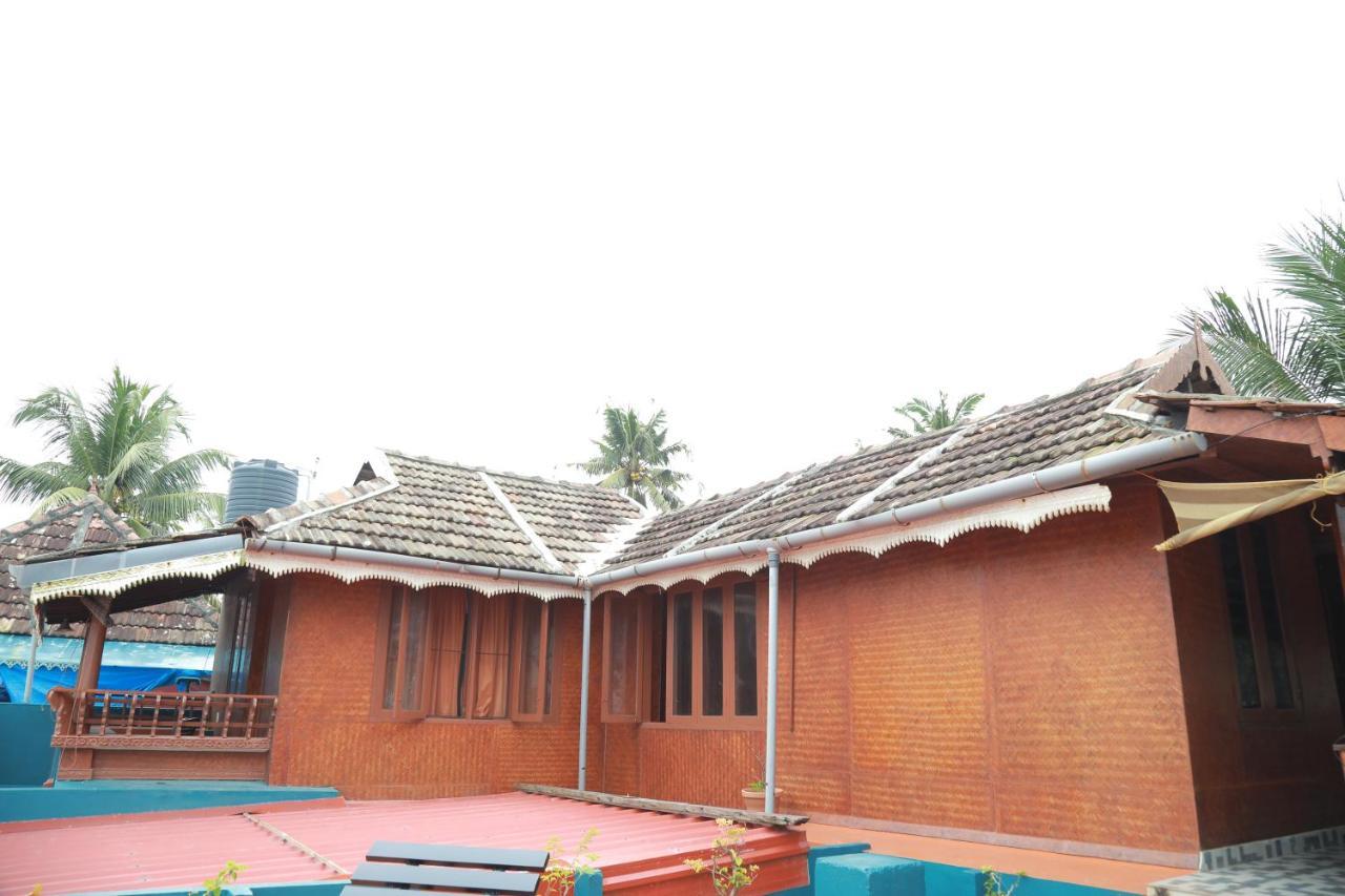 Sajeev Home Stay Cherai Beach Esterno foto