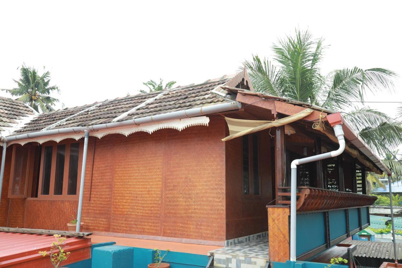 Sajeev Home Stay Cherai Beach Esterno foto